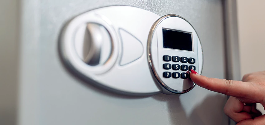 Jewelry Safe Cracking in Garden Grove, California